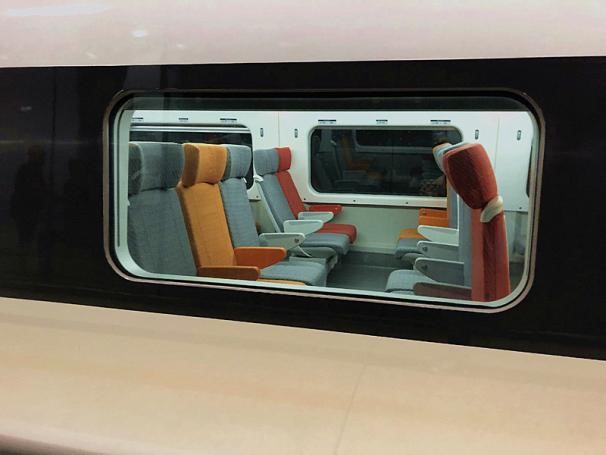 Vibrant Express from Guangzhou to HK