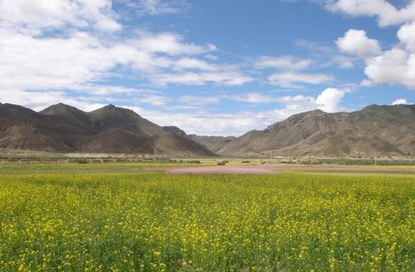 Train View Along the Xi’an – Lhasa Line