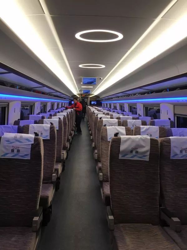 The second-class carriage on “Fuxing Hao”