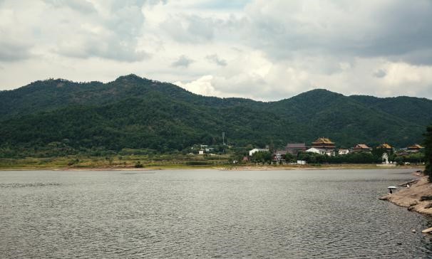 Shuanglin Temple, Yiwu